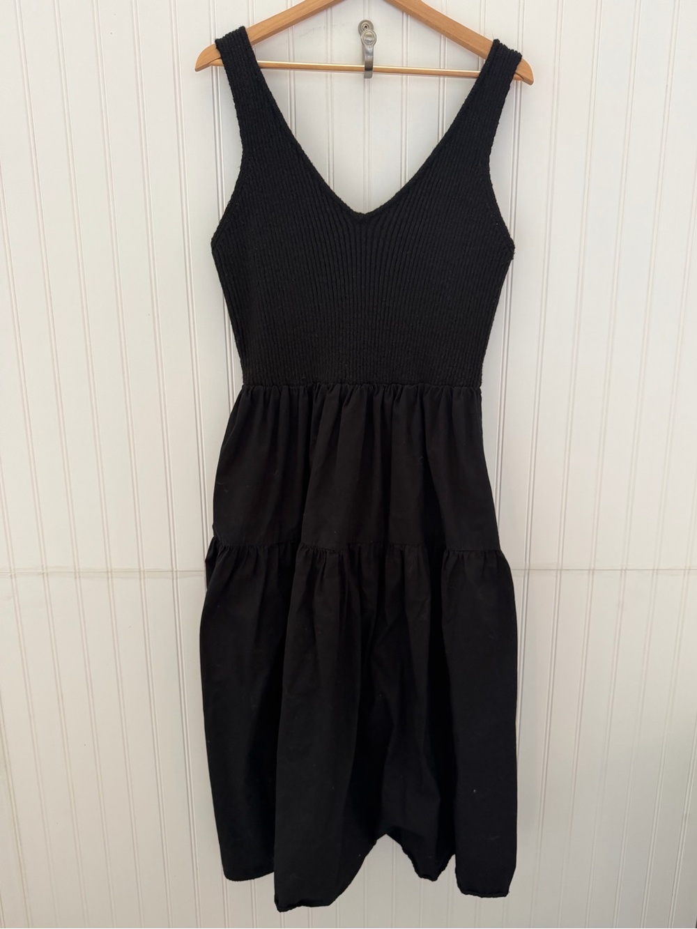 Black V-Neck Tiered Knit Top & Cotton Bottom Dress